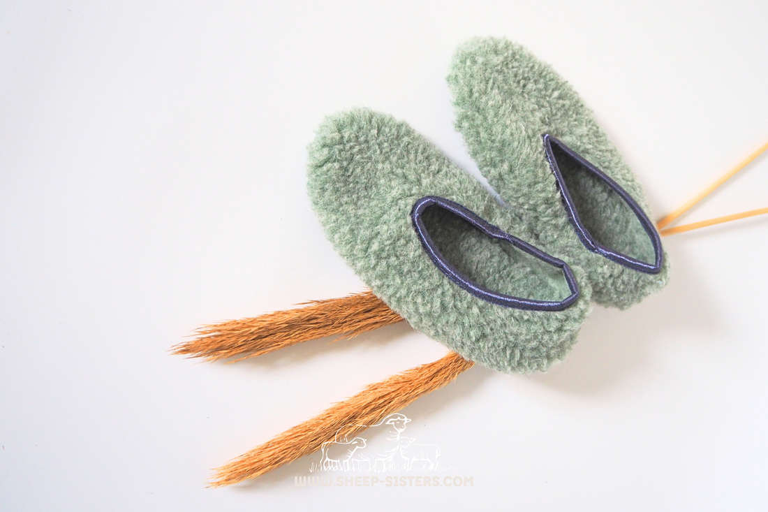merino wool ballerina slippers with two straws of grass
